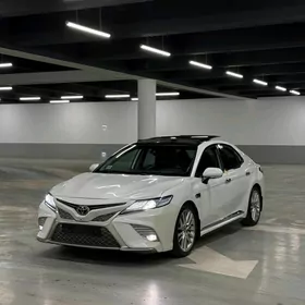 Toyota Camry 2020