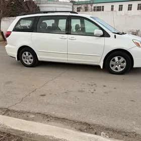 Toyota Sienna 2004