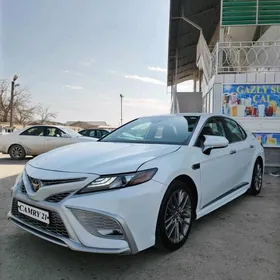 Toyota Camry 2021