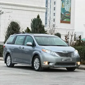 Toyota Sienna 2010