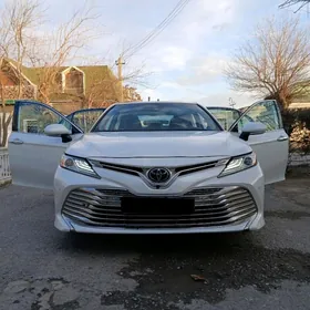 Toyota Camry 2017
