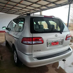 Toyota Sienna 2002