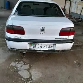 Opel Omega 1999