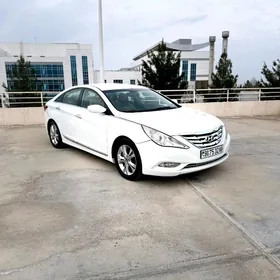 Hyundai Sonata 2011