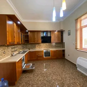 Нефтегаз ул Мира 2 эт 3 комнат