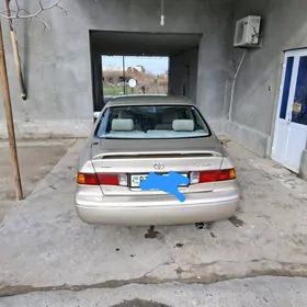 Toyota Camry 2001
