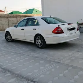 Mercedes-Benz E320 2004