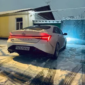 Hyundai Elantra 2021