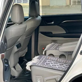 Toyota Highlander 2016