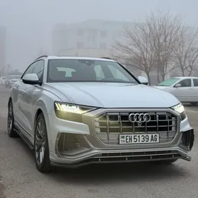 Audi Q8 2020