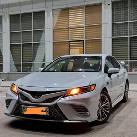 Toyota Camry 2019