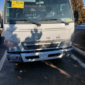 Mitsubishi Canter 2025