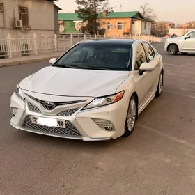 Toyota Camry 2018