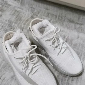 изики кросы