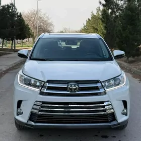 Toyota Highlander 2019