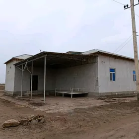 Eyesinden satlyk Jaý