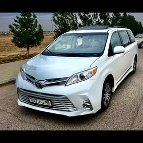 Toyota Sienna 2020
