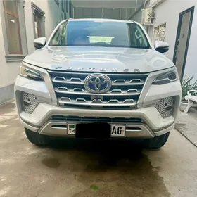 Toyota Fortuner 2025