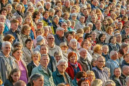 Gartaşýan dünýäde ilatyň azalmagy nähili töwekgelçilikleri döredýär?