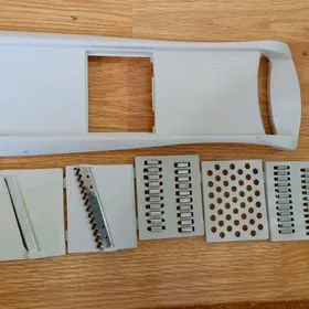 Posuda we kuhnya zatlar