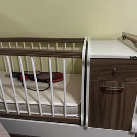 детская кроватка