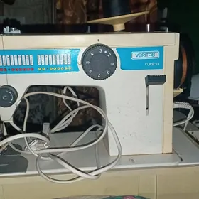 Швейная машинка