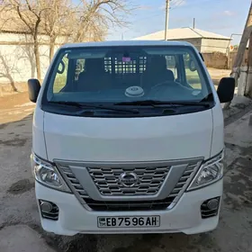 Nissan Urvan 2020