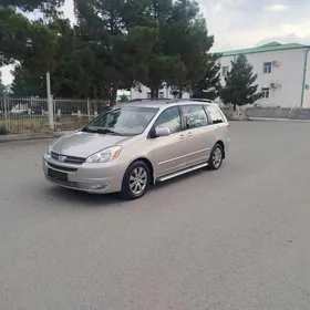 Toyota Sienna 2004