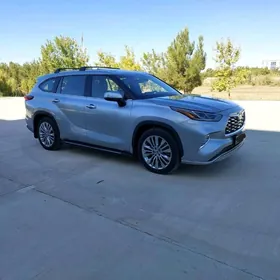 Toyota Highlander 2021