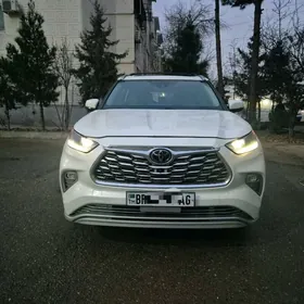 Toyota Highlander 2021