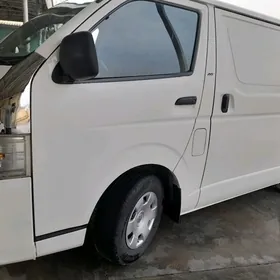 Toyota Hiace 2011