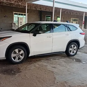 Toyota Highlander 2021