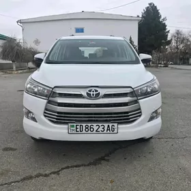Toyota Innova 2020