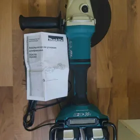 Makita DGA 900