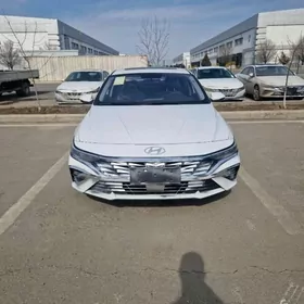 Hyundai Elantra 2025