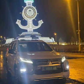 Mitsubishi Pajero 2020