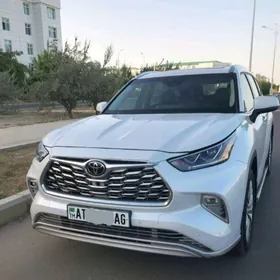 Toyota Highlander 2022