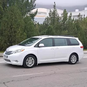 Toyota Sienna 2012
