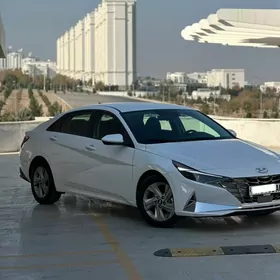 Hyundai Elantra 2022