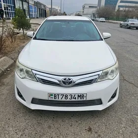 Toyota Camry 2012