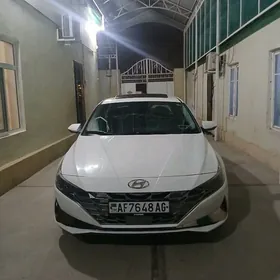 Hyundai Elantra 2022
