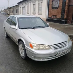 Toyota Camry 2001