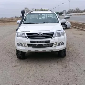 Toyota Hilux 2014
