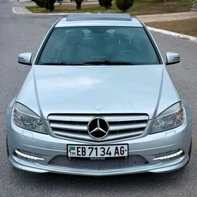 Mercedes-Benz C300 2011