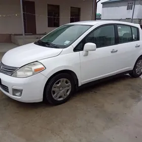 Nissan Versa 2011