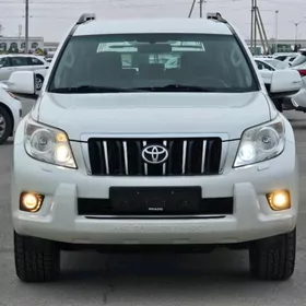 Toyota Land Cruiser Prado 2013
