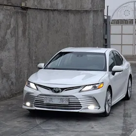 Toyota Camry 2020