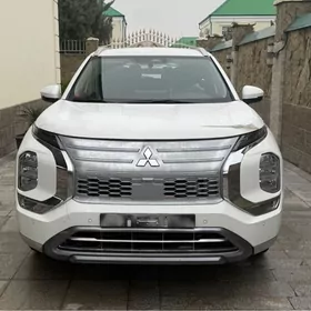 Mitsubishi Outlander 2025