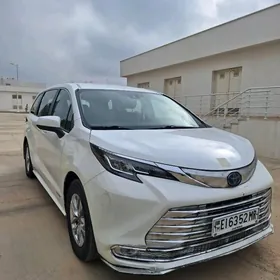 Toyota Sienna 2021