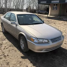 Toyota Camry 2001